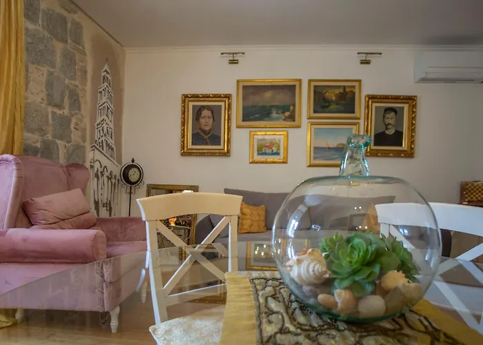 스플릿 시어터 아파트먼트 아파트 스플리트