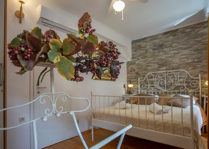 스플릿 시어터 아파트먼트 아파트 *