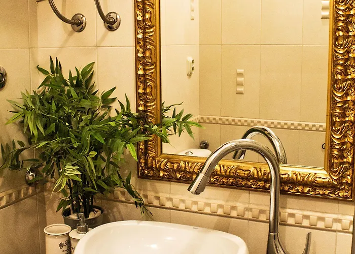 스플릿 시어터 아파트먼트