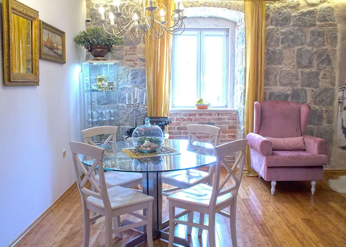 아파트 스플릿 시어터 아파트먼트 스플리트