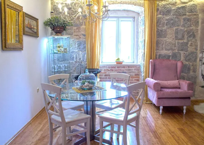 아파트 스플릿 시어터 아파트먼트 스플리트