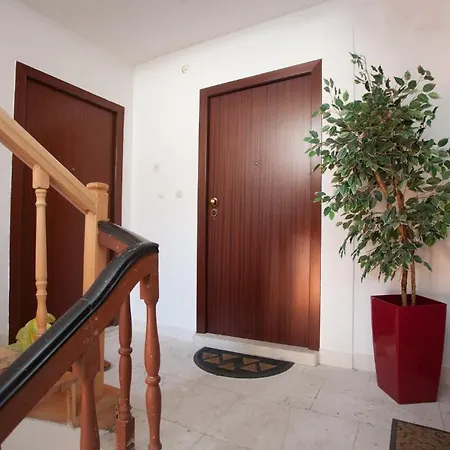 Apartamento Theatre